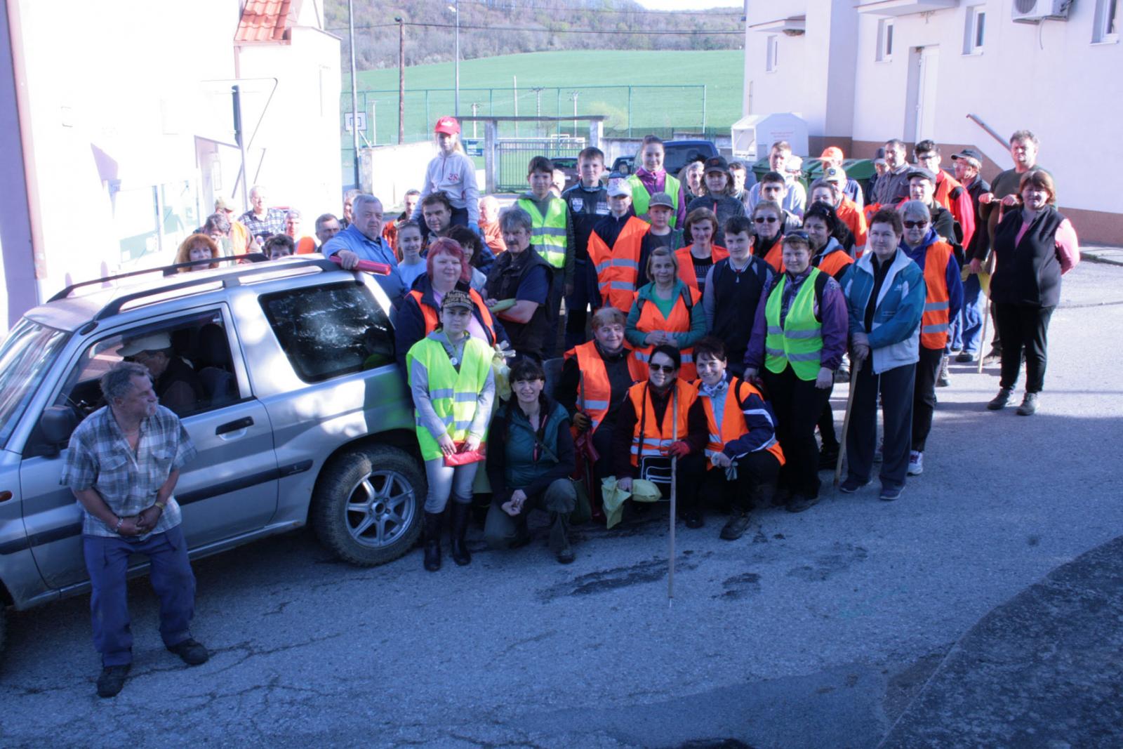 Fotogaléria Brigáda Za čisté Košariská - 14.4.2018 (14) Brigáda Za čisté Košariská - 14.4.2018